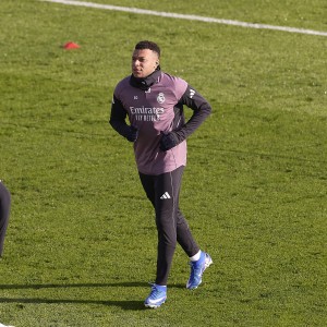 世界杯高清直播平台-阿斯：姆巴佩、卡马文加等人参与皇马合练，维尼修斯等人尚未归队